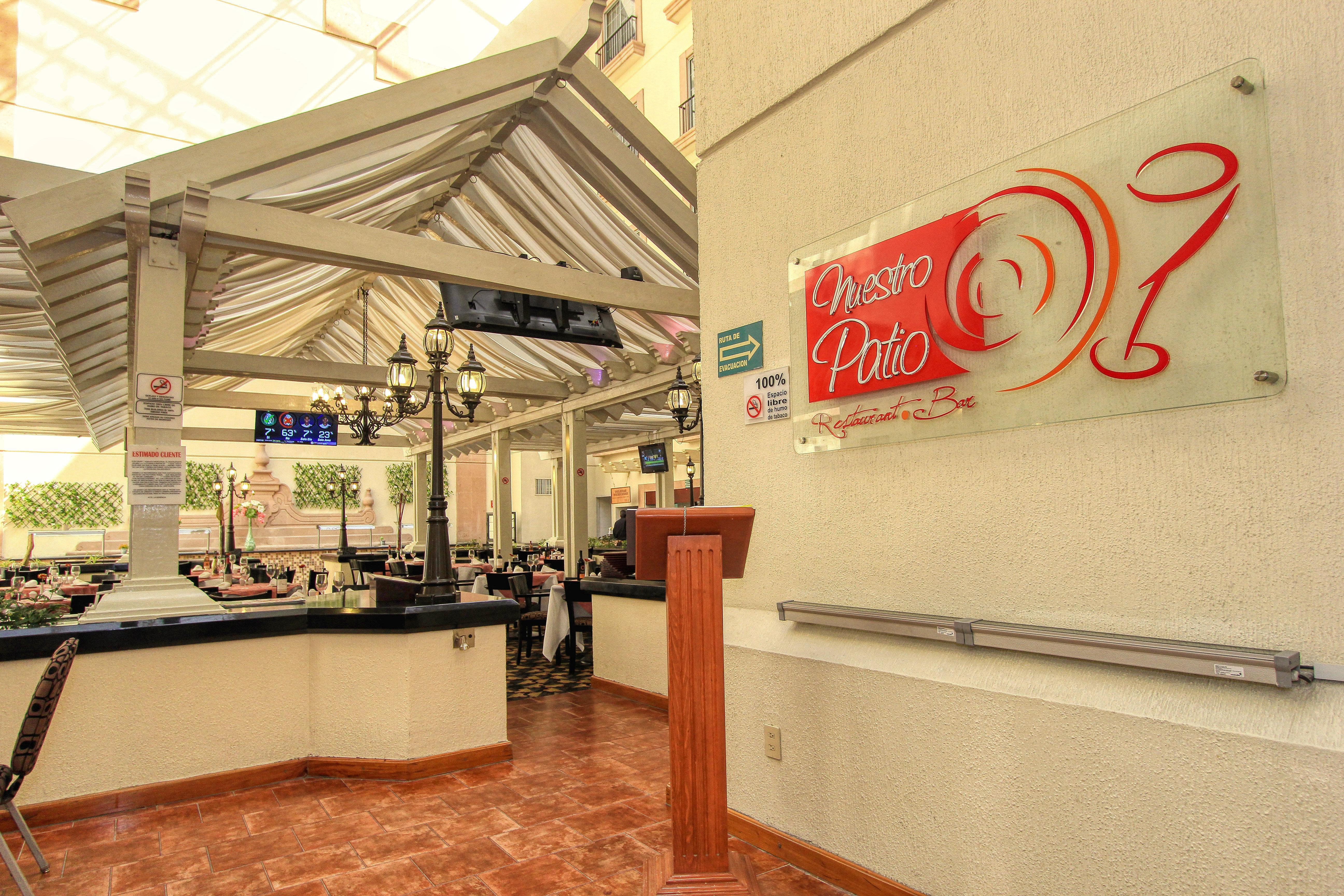 Holiday Inn Leon By Ihg Esterno foto