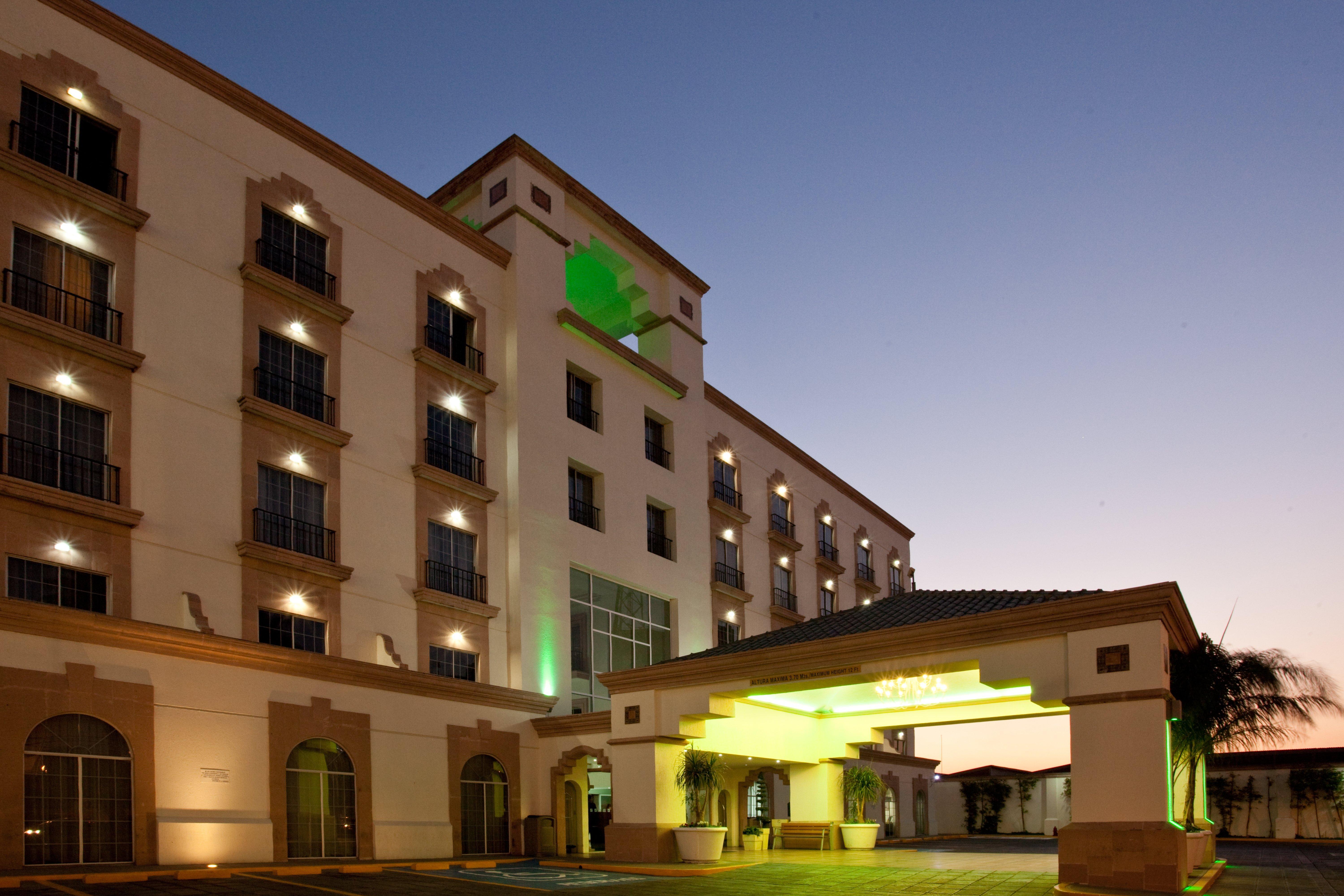Holiday Inn Leon By Ihg Esterno foto