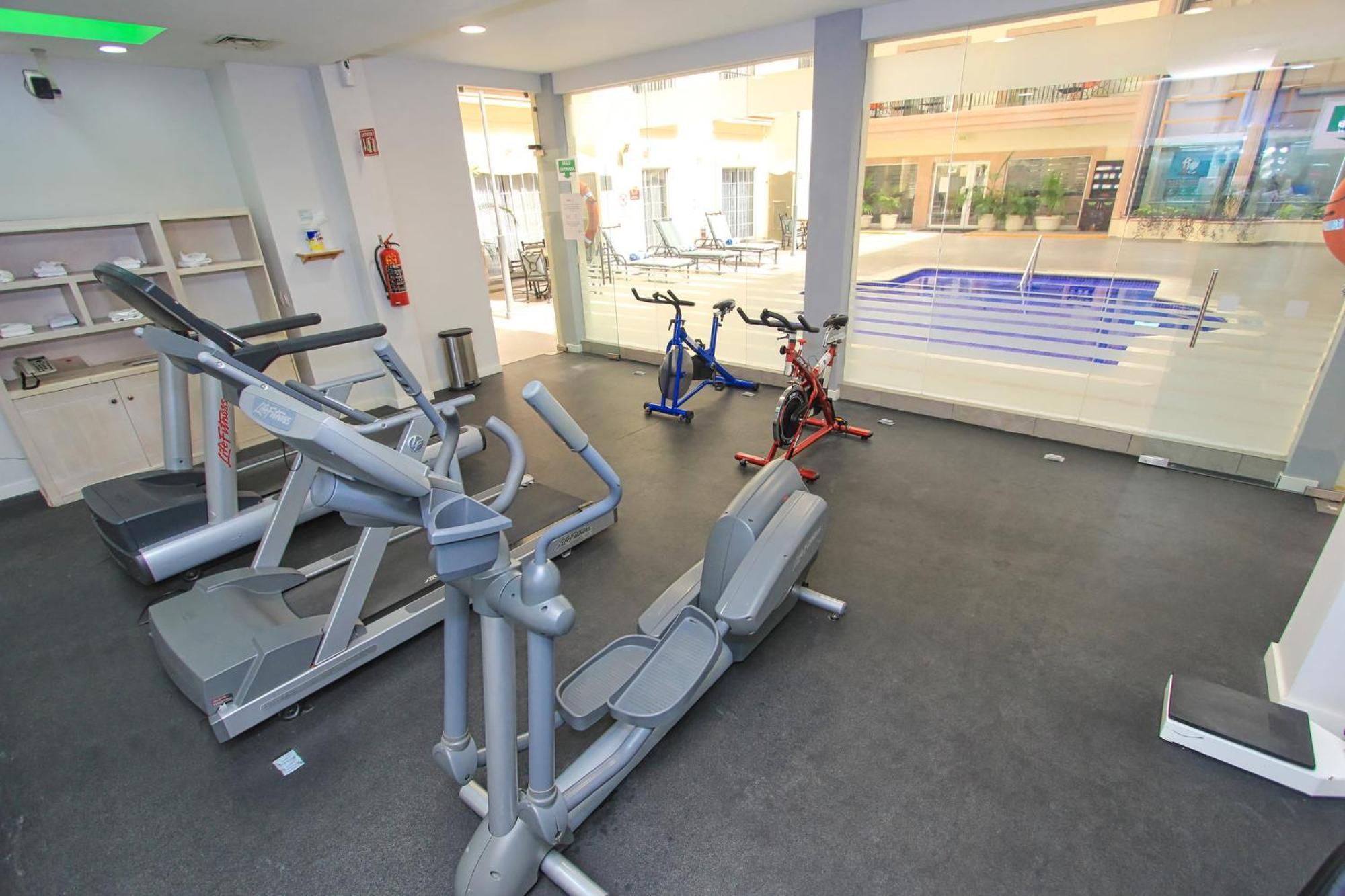 Holiday Inn Leon By Ihg Esterno foto