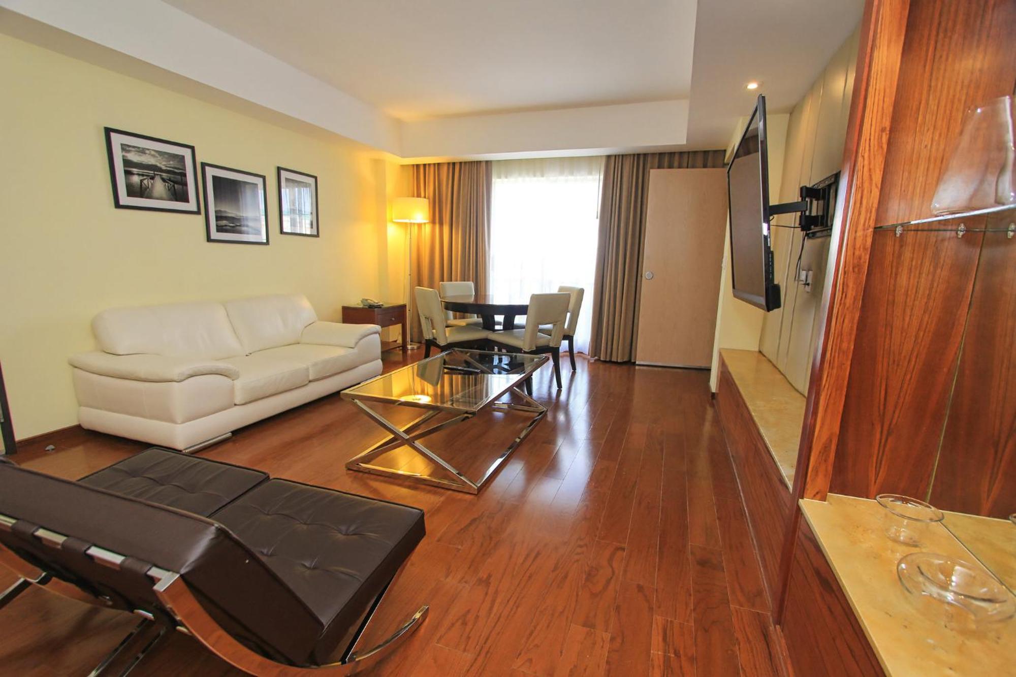 Holiday Inn Leon By Ihg Esterno foto